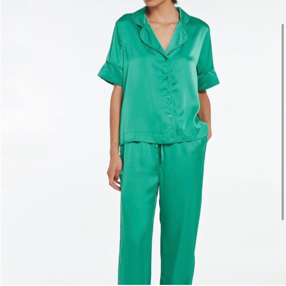 Apparis PJs - NWT